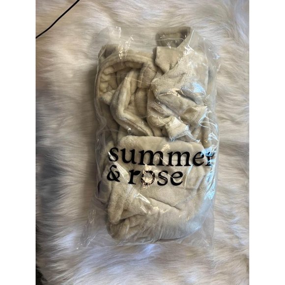 NWT - Fluffy Robe - Summer & Rose - Picture 13 of 14